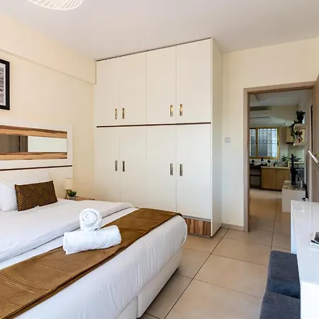 City Cove 1-br Apt In ラルナカ